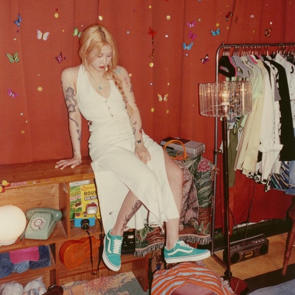 Elegant White Maxi Skirt - Picture 3 of 16